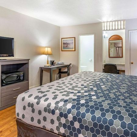 ברסטו Econo Lodge On Historic Route 66 מראה חיצוני תמונה