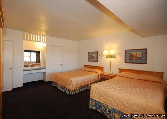 ברסטו Econo Lodge On Historic Route 66 חדר תמונה