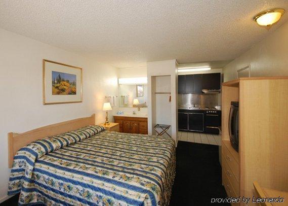 ברסטו Econo Lodge On Historic Route 66 חדר תמונה