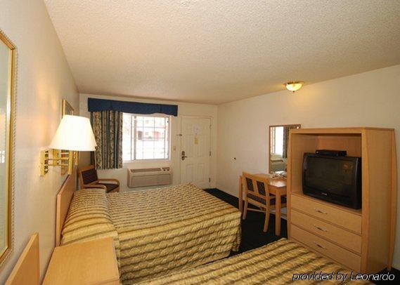 ברסטו Econo Lodge On Historic Route 66 חדר תמונה