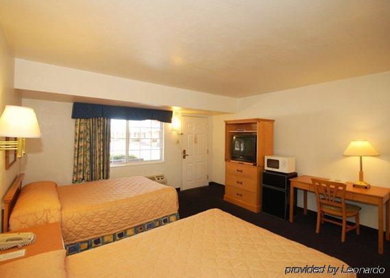 ברסטו Econo Lodge On Historic Route 66 חדר תמונה