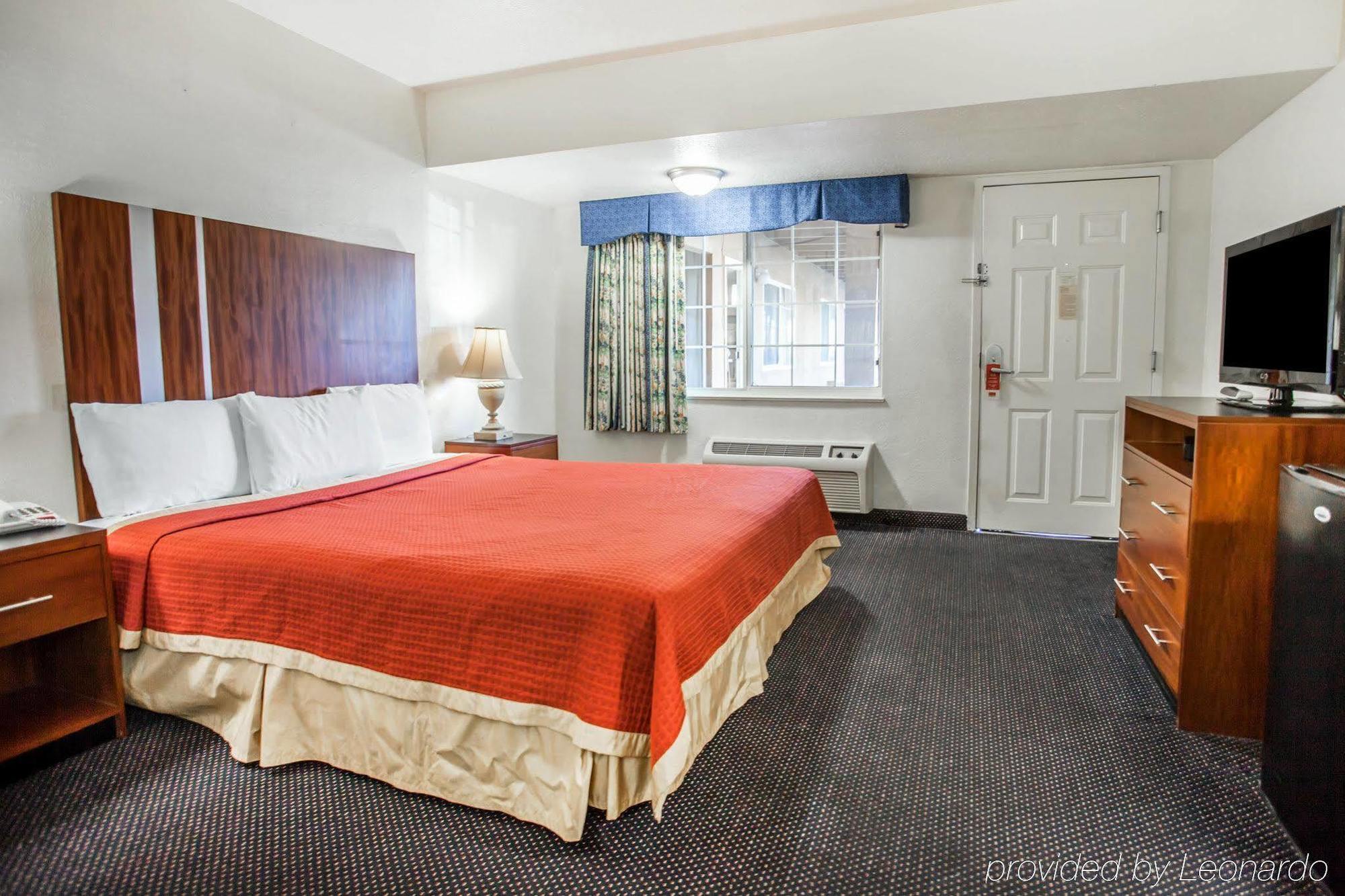 ברסטו Econo Lodge On Historic Route 66 מראה חיצוני תמונה